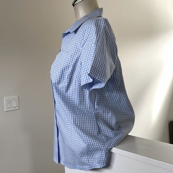 Karen Scott Light blue short sleeved Checkered Button-down top. - Picture 2 of 5